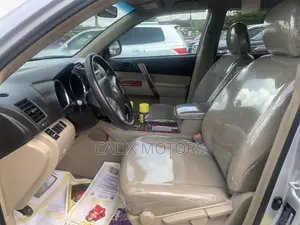 Toyota Highlander 2010 Silver