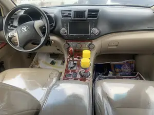Toyota Highlander 2010 Silver