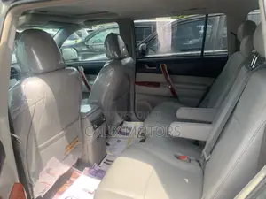 Toyota Highlander 2010 Green