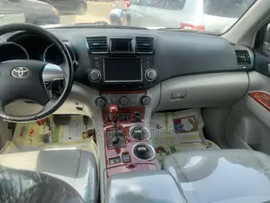 Toyota Highlander 2010 Green
