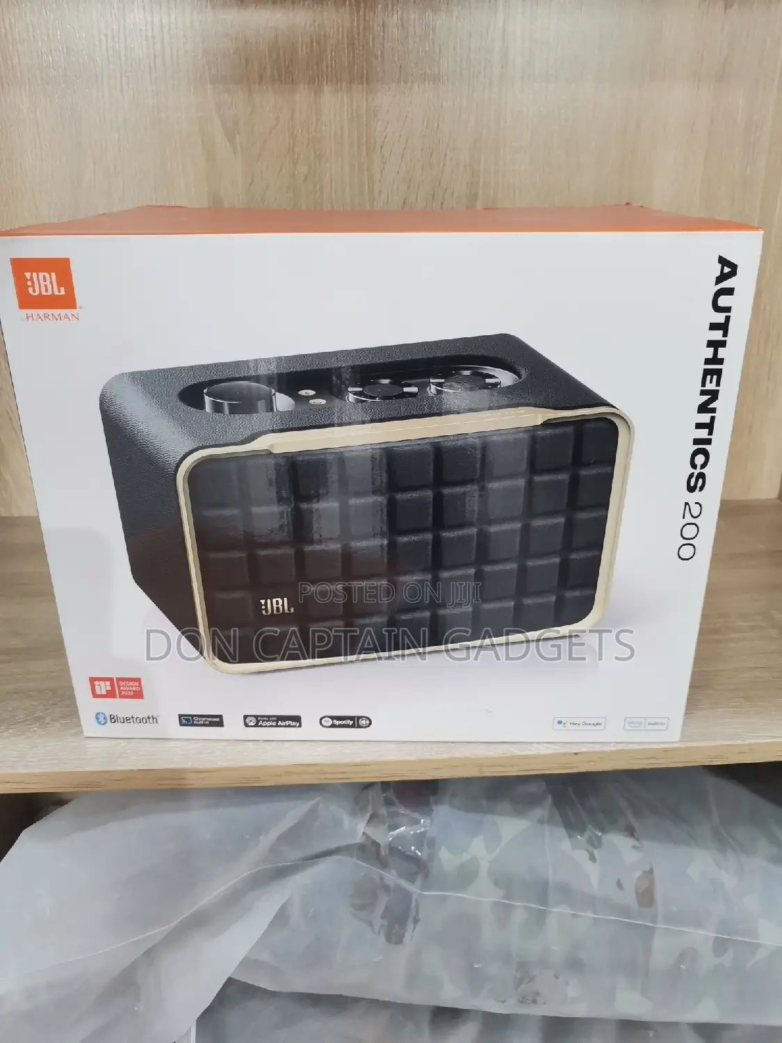 JBL Authentics 200