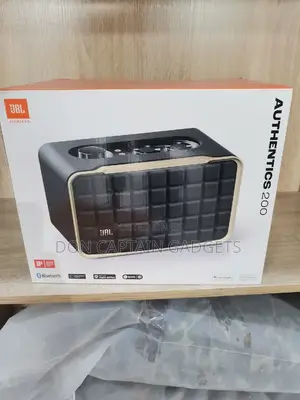 JBL Authentics 200