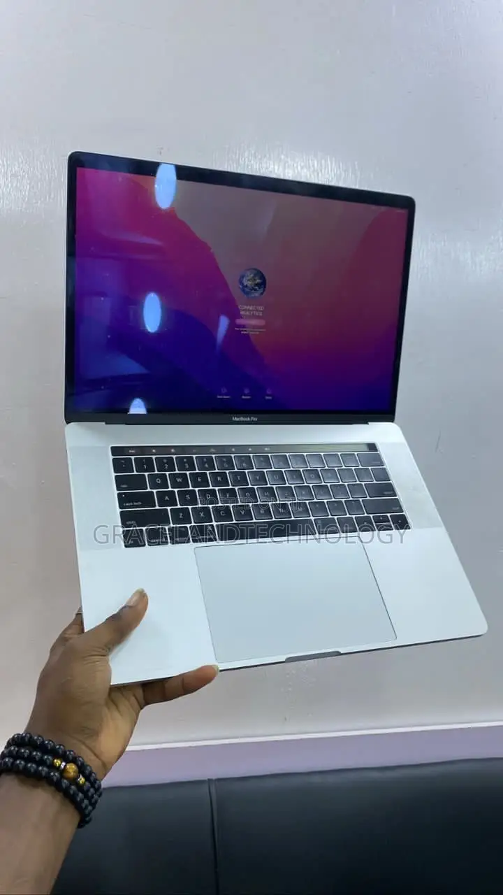 Laptop Apple MacBook Pro 2018 16GB Intel Core i7 SSD 512GB