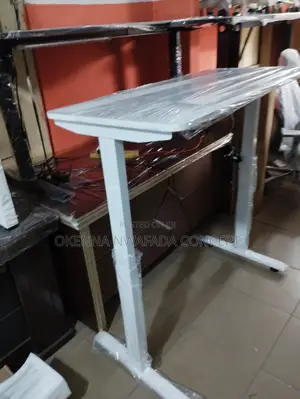 Electric Adjustable Height Table