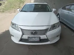Lexus ES 350 FWD 2015 White