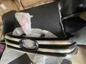Toyota Hilux Grille