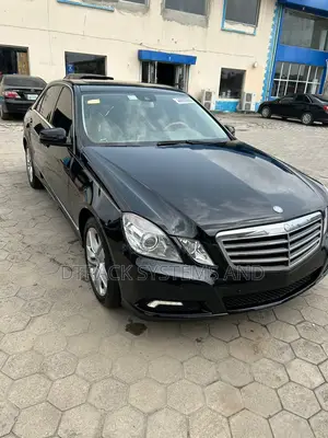 Mercedes-Benz E350 Base 4Matic Sedan AWD (3.5L 6cyl 7A) 2010 Black