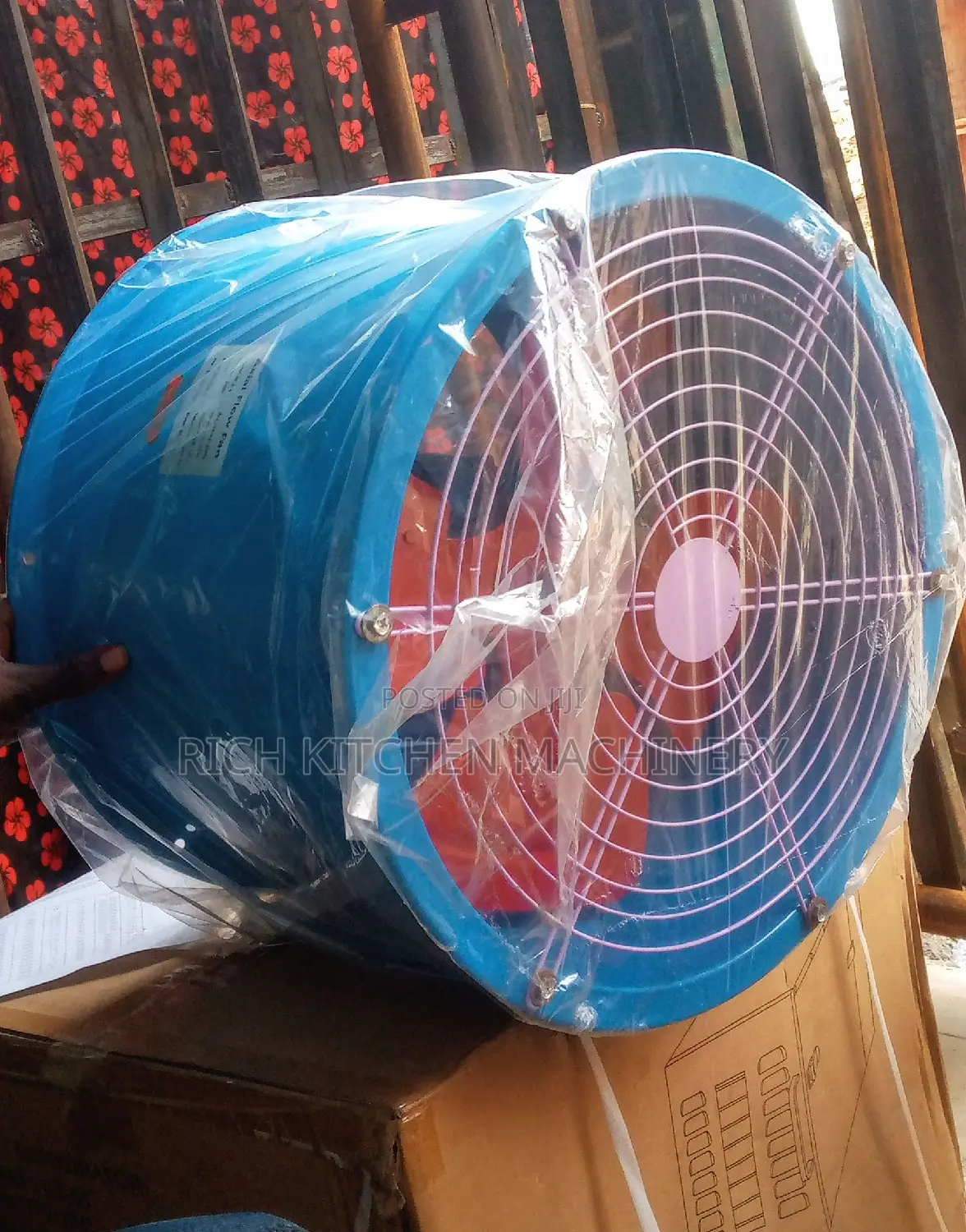 Fan Extractor (16 Inches)