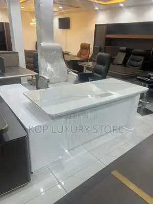 An High Executive 2 Meter Office Table