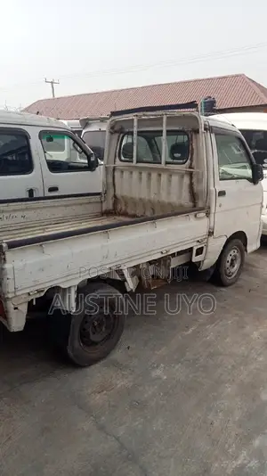 Daihatsu Hijet 2005 White