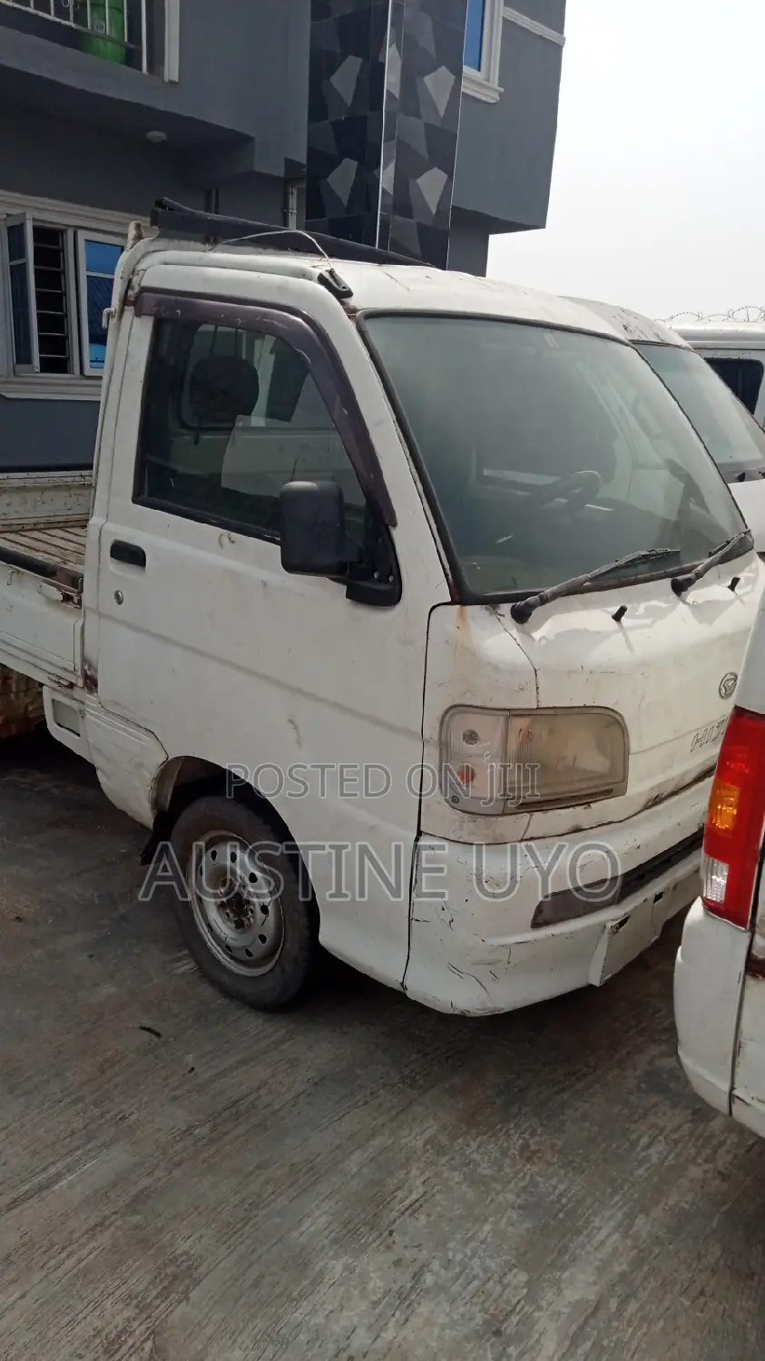 Daihatsu Hijet 2005 White