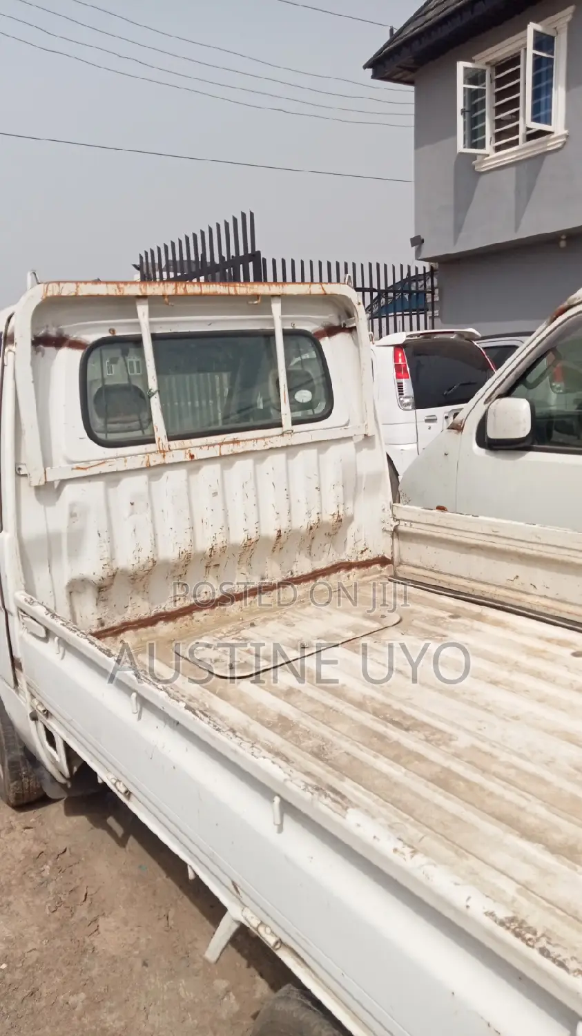 Daihatsu Hijet 2005 White
