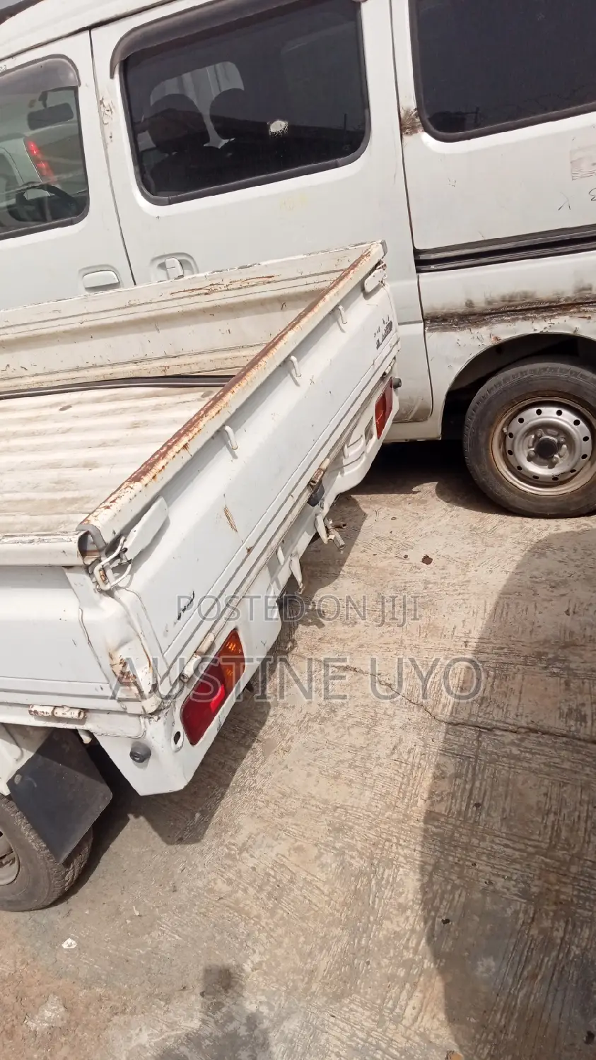 Daihatsu Hijet 2005 White
