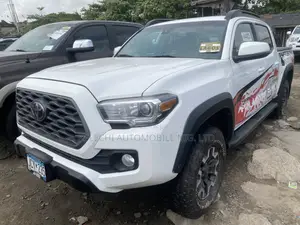 Toyota Tacoma 2020 White