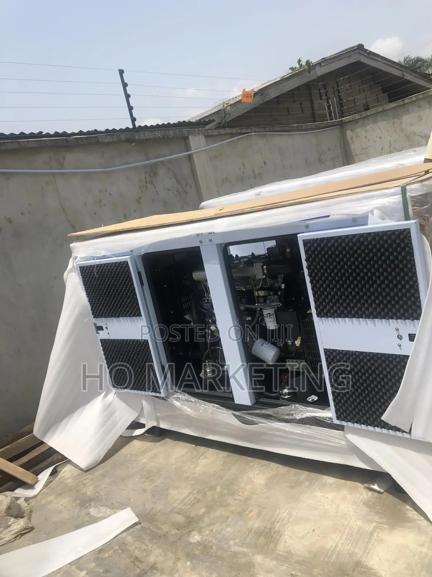 Soundproof Diesel Perkins Generator 20kva