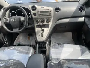 Toyota Matrix S Hatchback AWD (2.4L 4cyl 4A) 2013 Gray