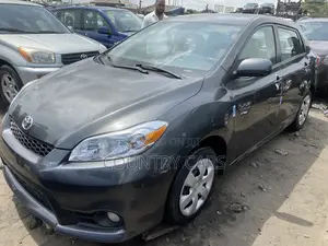 Toyota Matrix S Hatchback AWD (2.4L 4cyl 4A) 2013 Gray