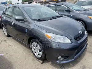 Toyota Matrix S Hatchback AWD (2.4L 4cyl 4A) 2013 Gray