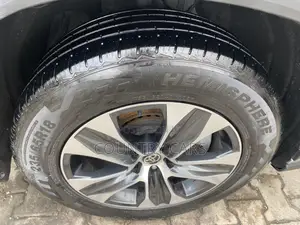 Toyota Highlander XLE 2021 Silver