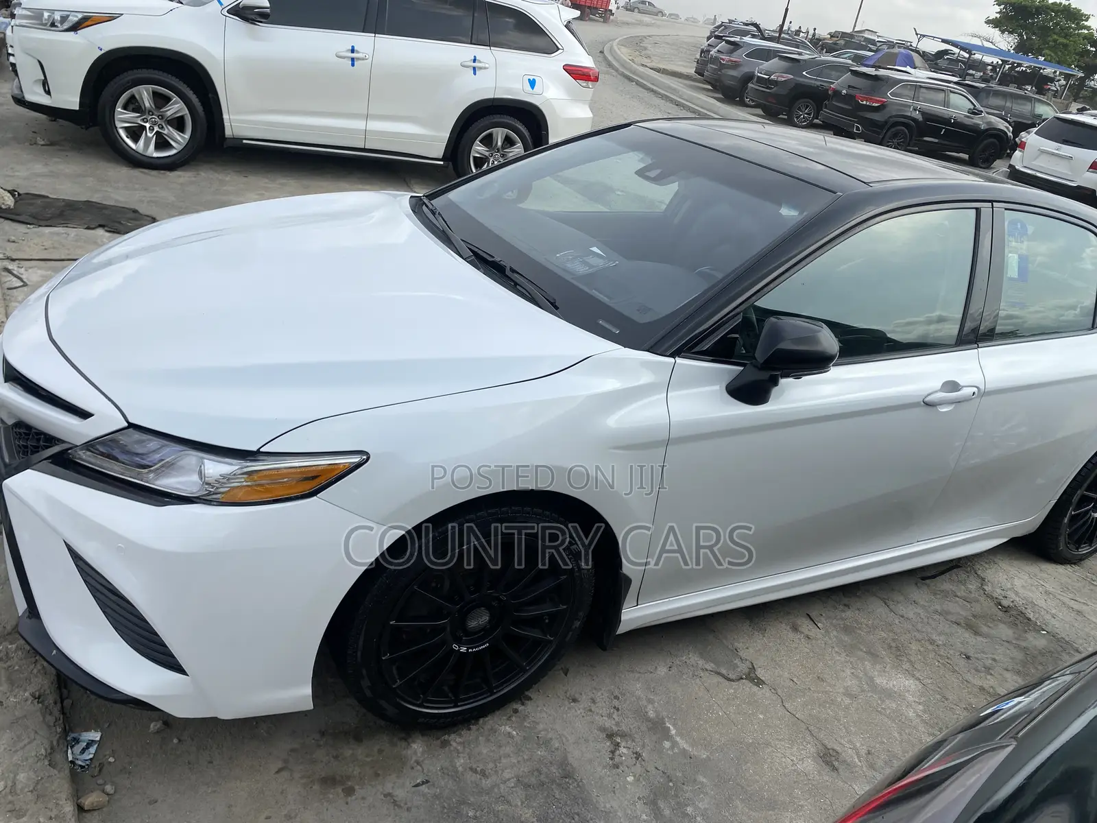Toyota Camry 2018 White