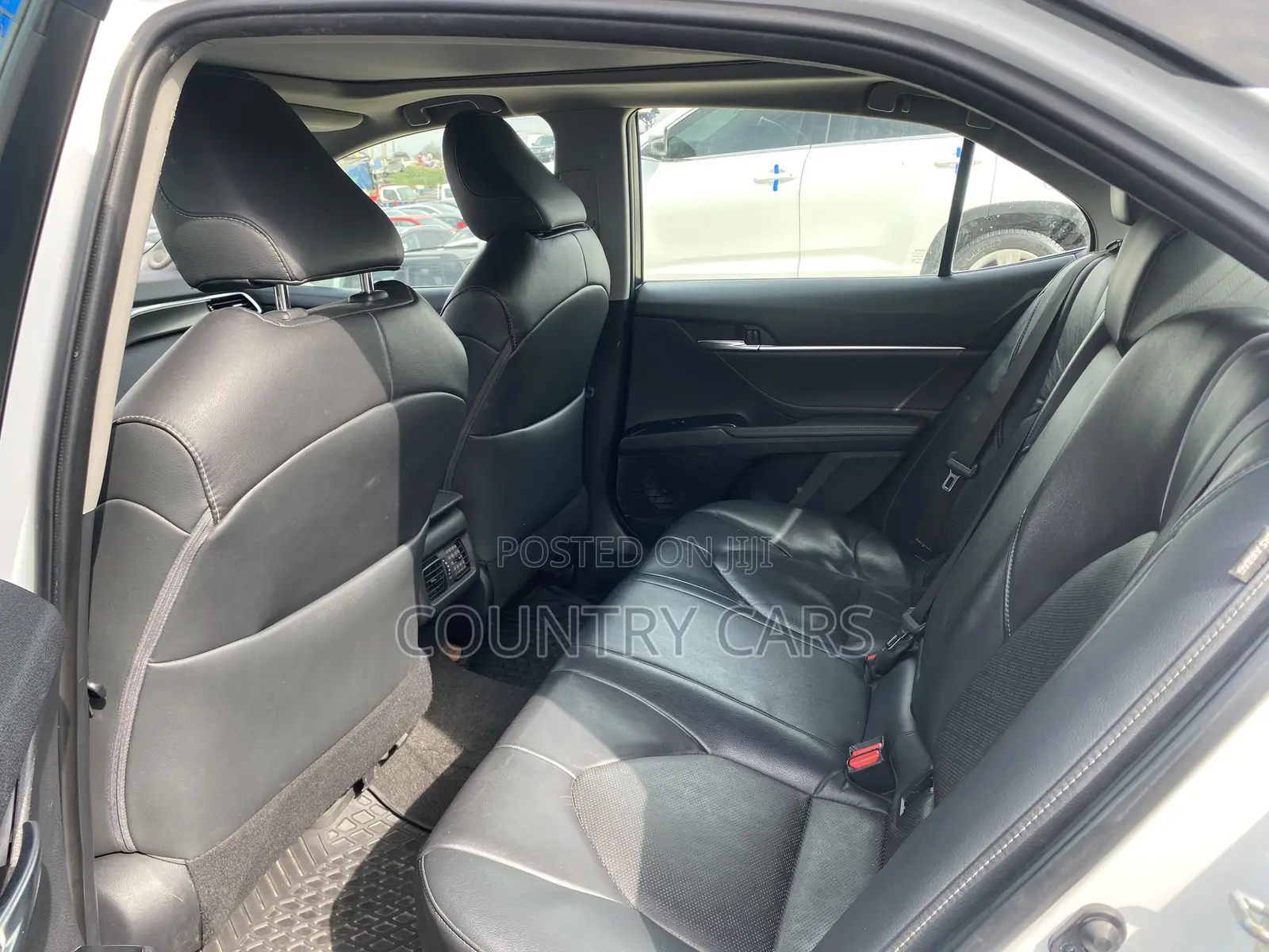 Toyota Camry 2018 White