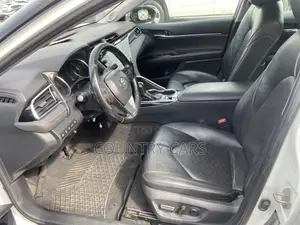 Toyota Camry 2018 White