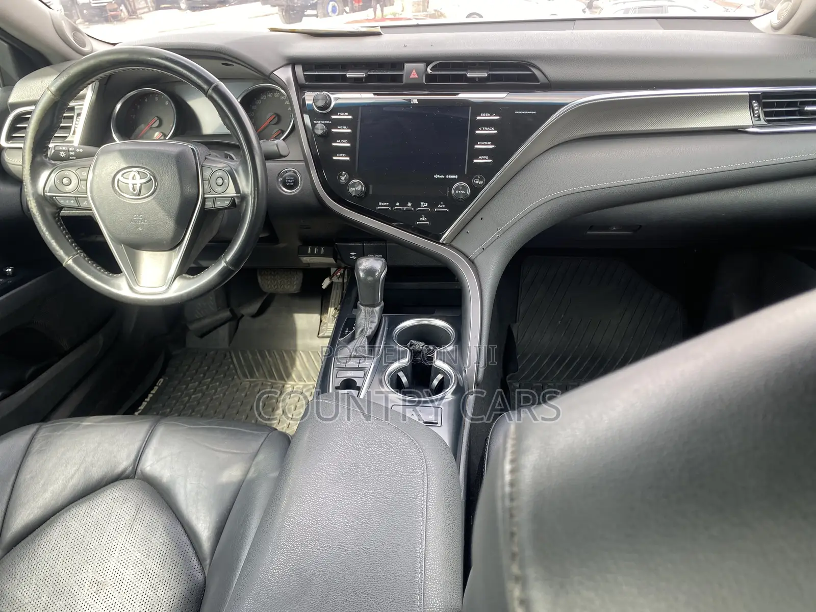 Toyota Camry 2018 White