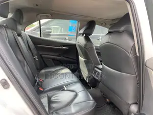 Toyota Camry 2018 White