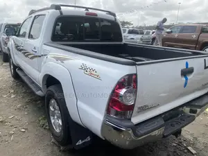 Toyota Tacoma 2013 White