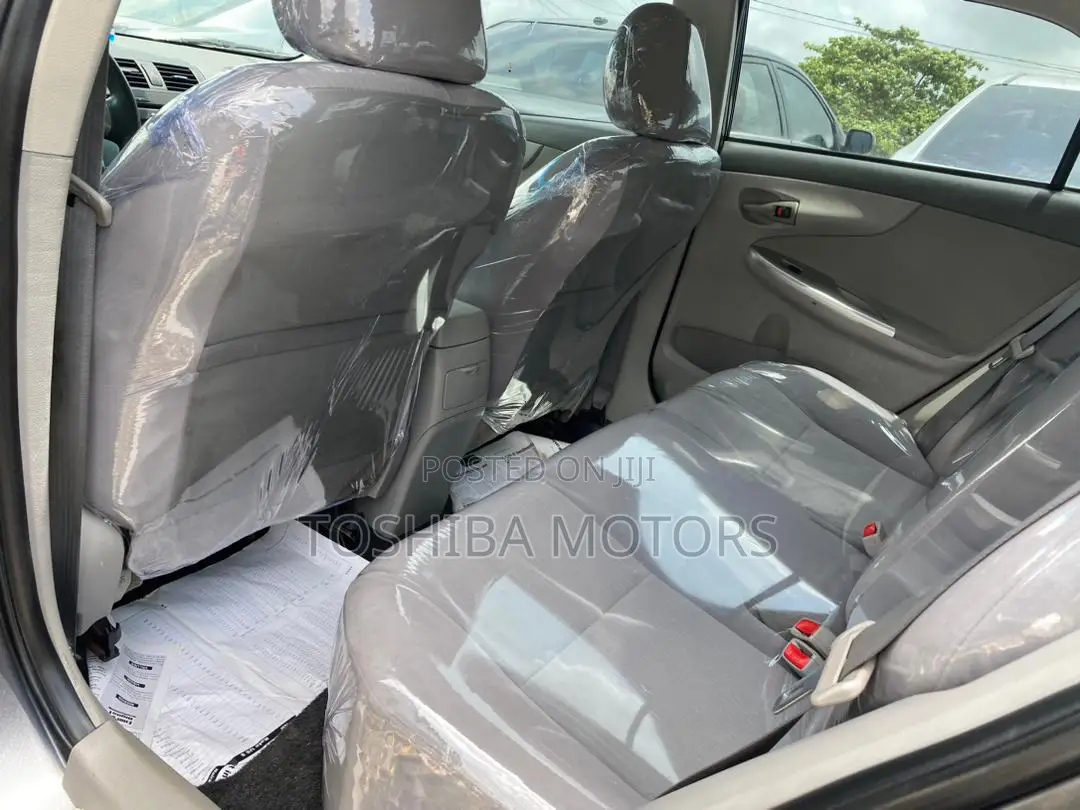 Toyota Corolla 2010 Gray