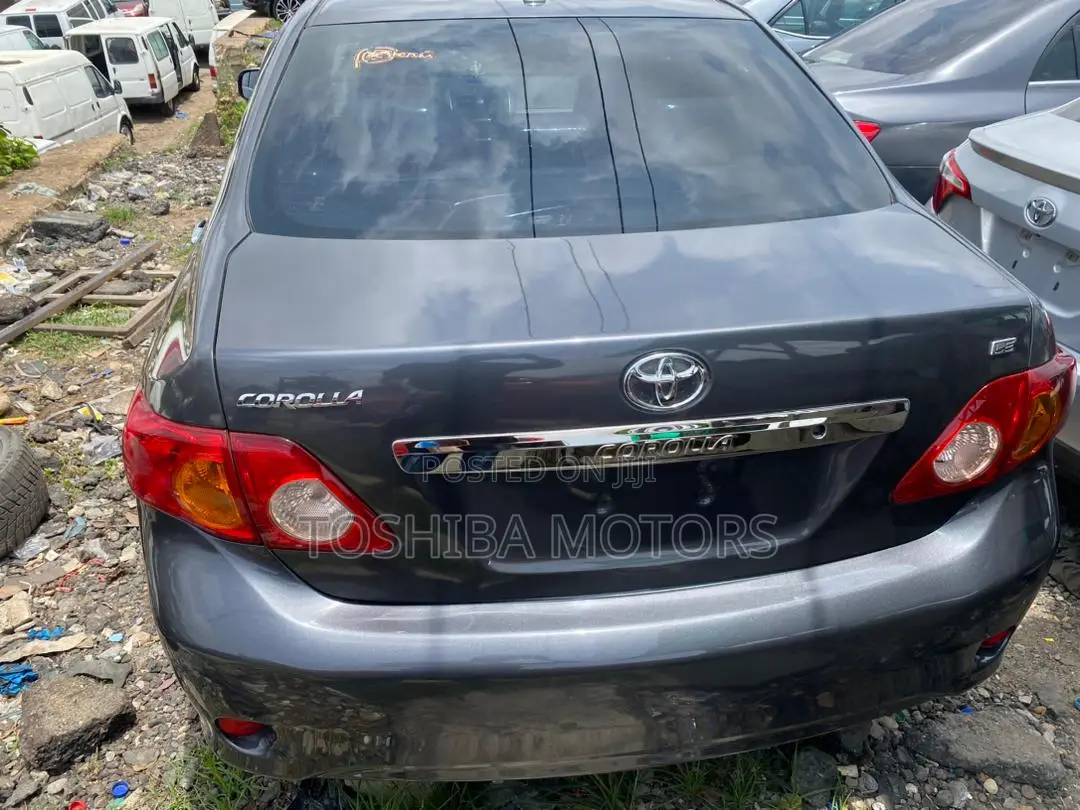Toyota Corolla 2010 Gray