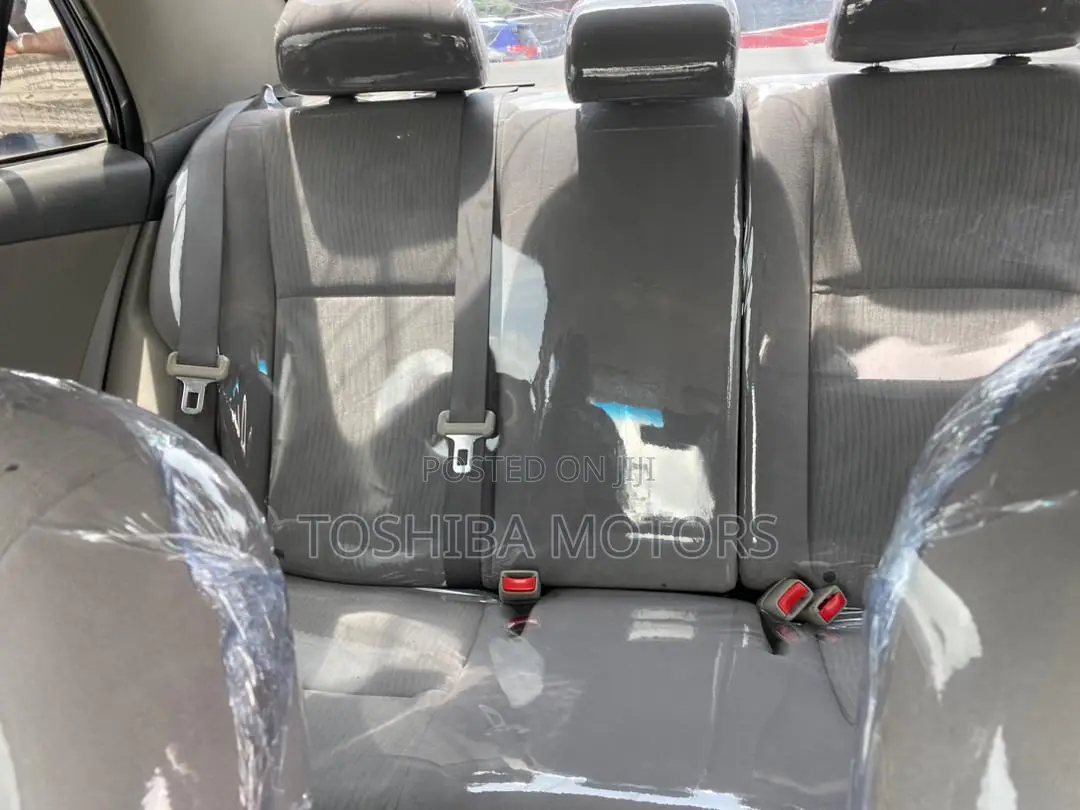 Toyota Corolla 2010 Gray