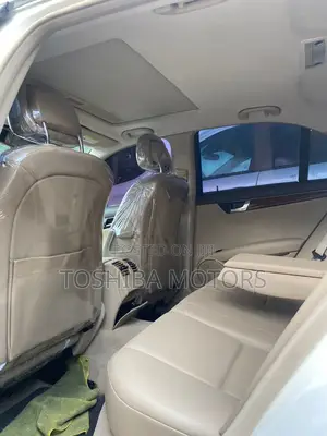 Mercedes-Benz C300 2010 White