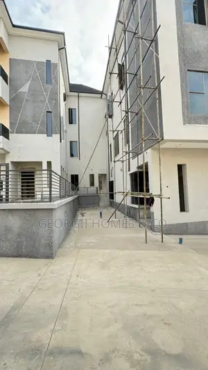 4bdrm Townhouse / Terrace in Guzape District for rent