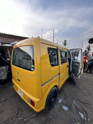Suzuki Every 2010 Yellow
