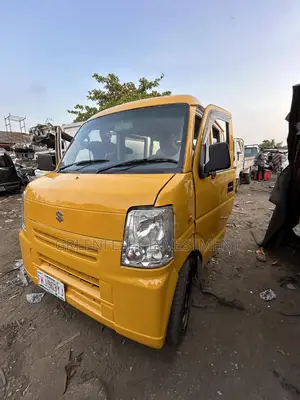 Suzuki Every 2010 Yellow