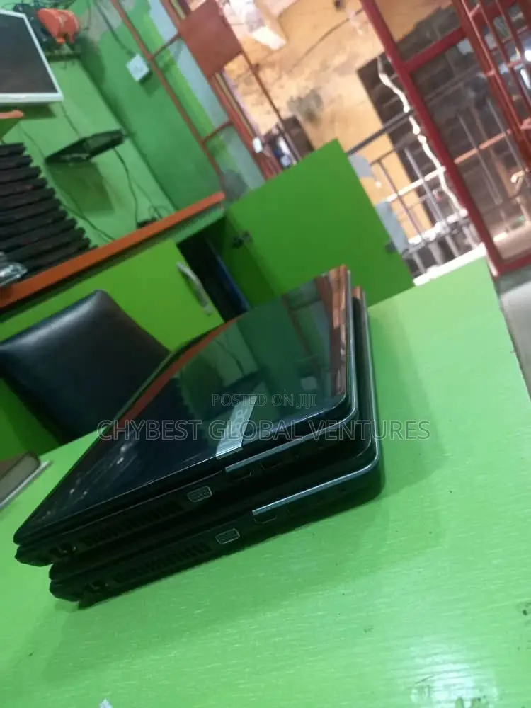 Laptop Dell Latitude E5500 4GB Intel Core 2 Duo HDD 250GB