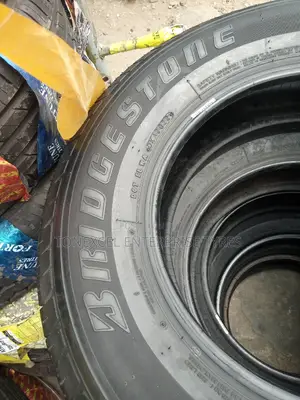 Bridgestone Japan 225/70/16