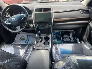 Toyota Camry 2016 Silver