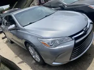 Toyota Camry 2016 Silver