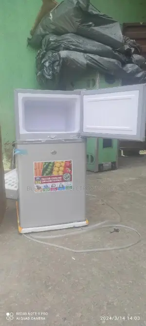 Lg Double Door Fridge 110l Fast Freezing With Ice Maker 2yrs