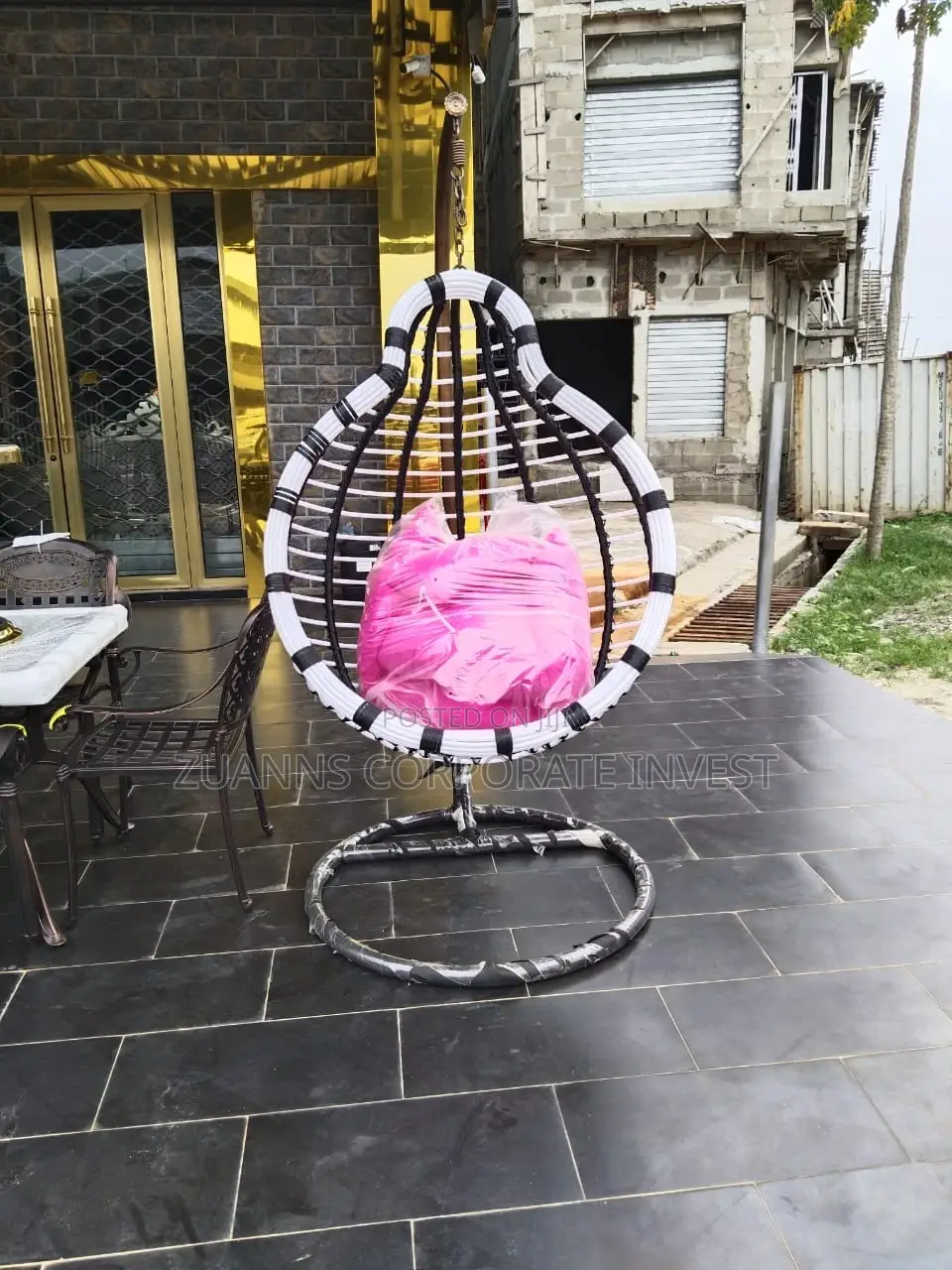 Swinging Chair
