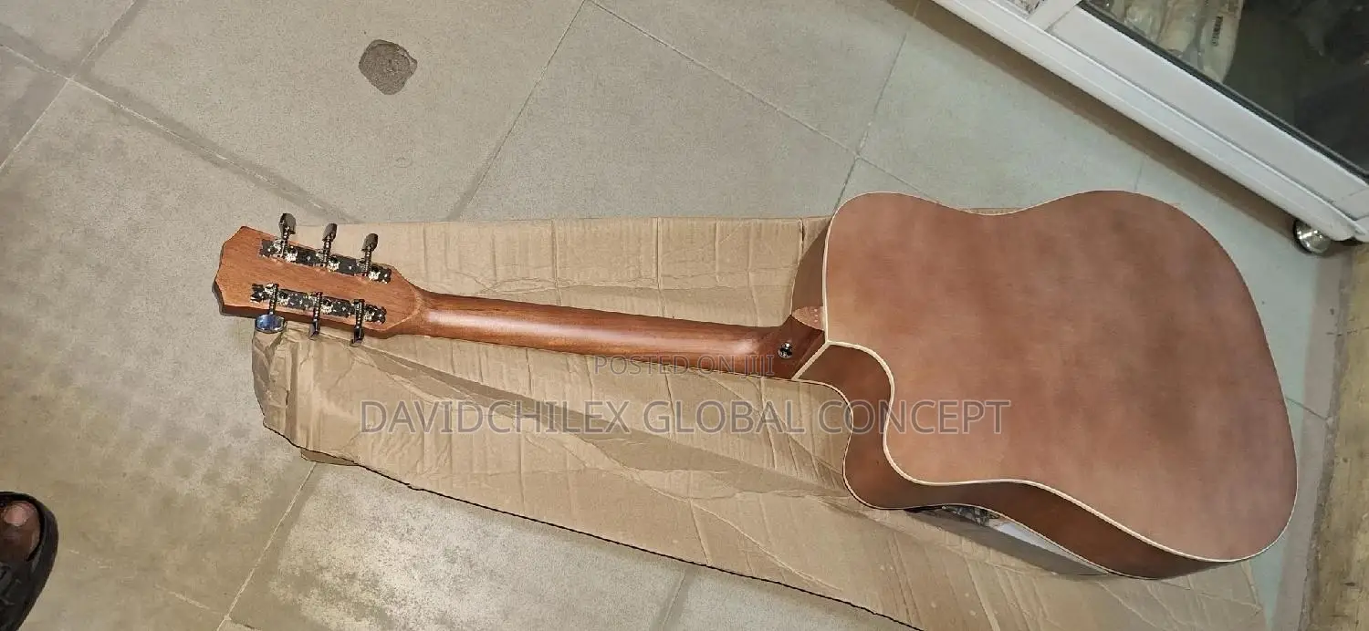 Jumbo Box Guitar