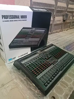 Yamaha Professional 16channels Mixer.