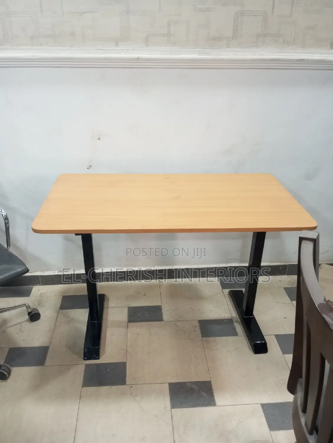 Unique Reading Table