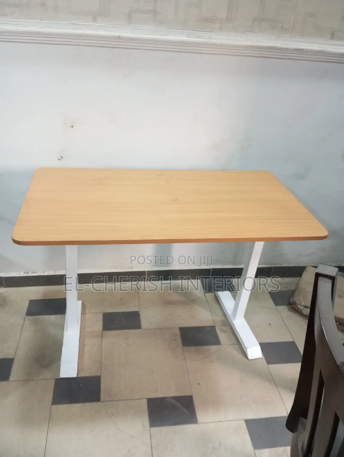Unique Reading Table