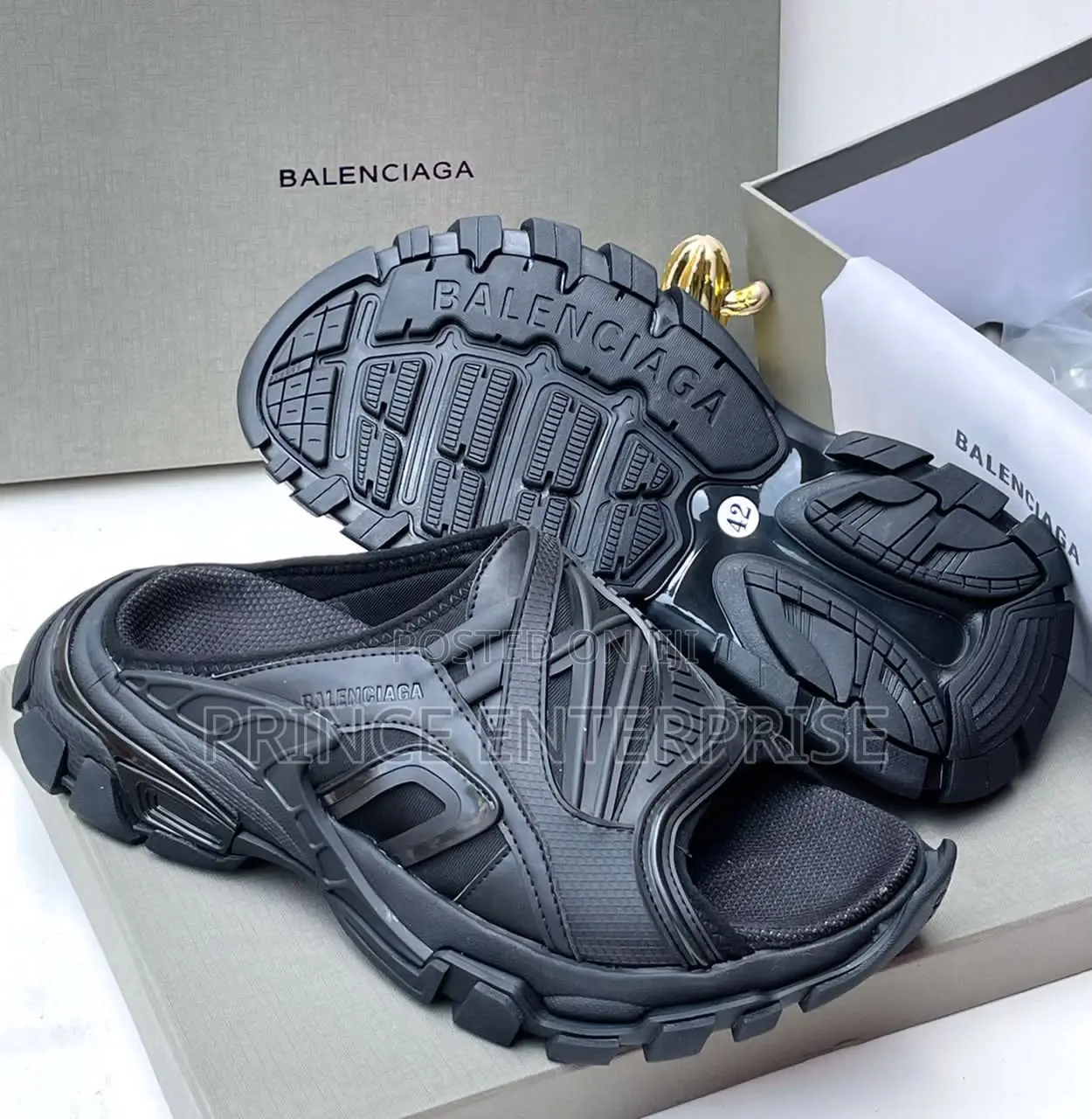 Balenciaga Sanders