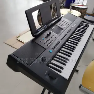 Yamaha Keyboard E ,473
