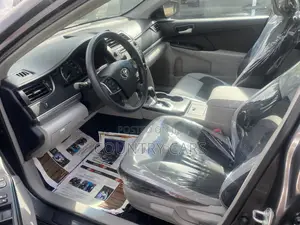 Toyota Camry LE 4dr Sedan (2.5L 4cyl 6A) 2014 Gray