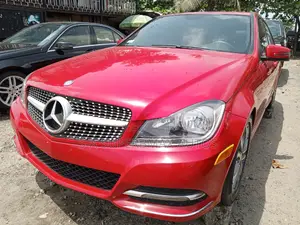 Mercedes-Benz C300 2010 Red